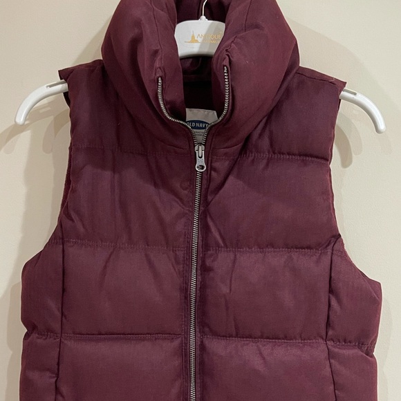 Old Navy Women’s Burgundy Zip Up Vest Jacket Size XS - Picture 4 of 9